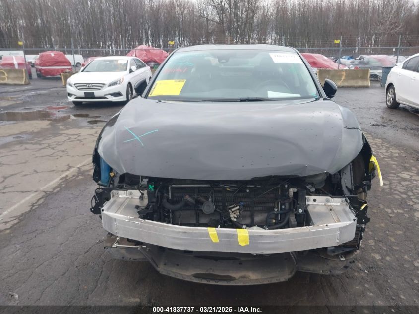 2018 Honda Clarity Plug-In Hybrid Touring VIN: JHMZC5F32JC007558 Lot: 41837737