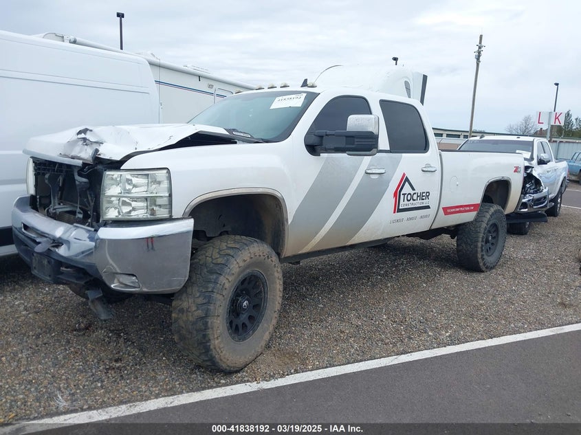 2008 CHEVROLET SILVERADO 3500HD VIN: 1GCHK33628F100592