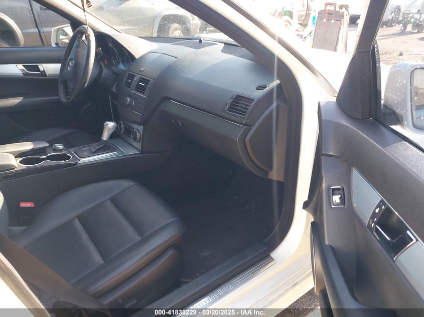 2010 MERCEDES-BENZ C 300 VIN: WDDGF5EB0AR100476