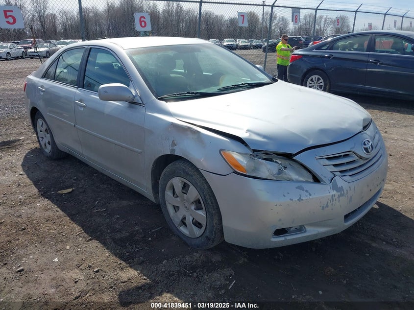 2007 Toyota Camry Le silver sedan gasoline 4T1BE46K27U007427 photo #1