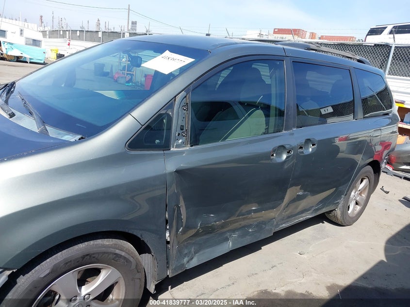 2013 TOYOTA SIENNA VIN: 5TDKK3DC8DS320002
