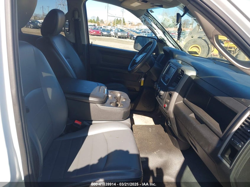 2022 RAM 1500 CLASSIC VIN: 1C6RR6FG5NS229670