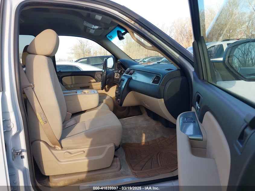2007 CHEVROLET TAHOE VIN: 1GNEK13077R165087