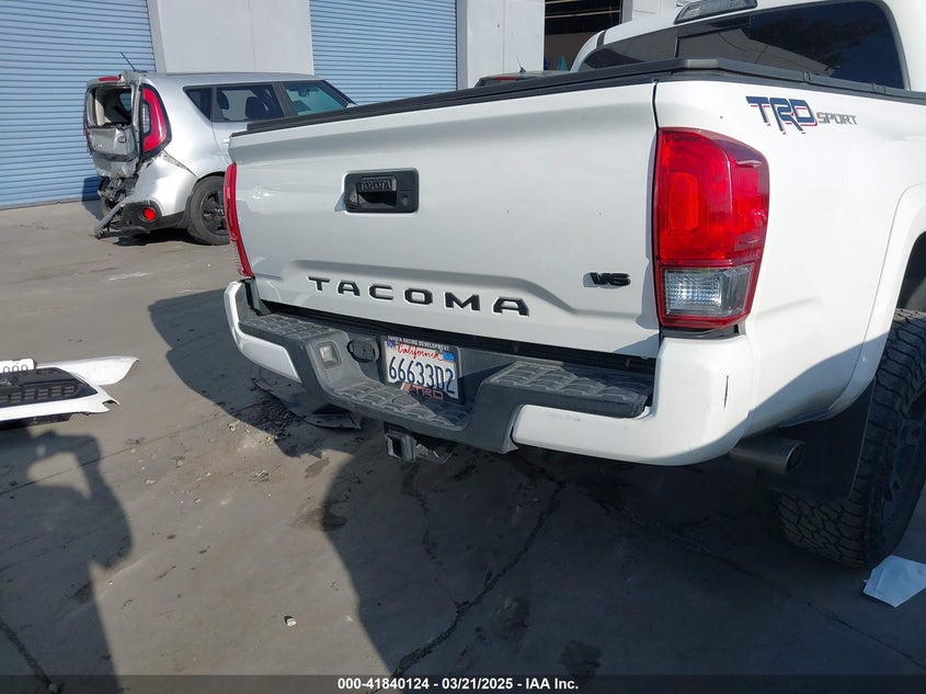 2017 TOYOTA TACOMA DBL CAB/SR5/TRD SPORT/OR - 3TMAZ5CN4HM051993
