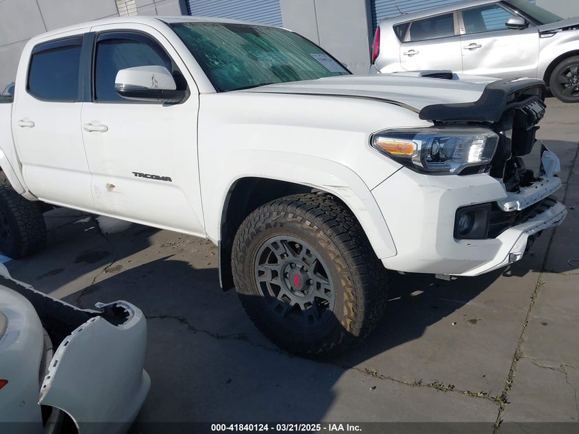 2017 TOYOTA TACOMA DBL CAB/SR5/TRD SPORT/OR - 3TMAZ5CN4HM051993