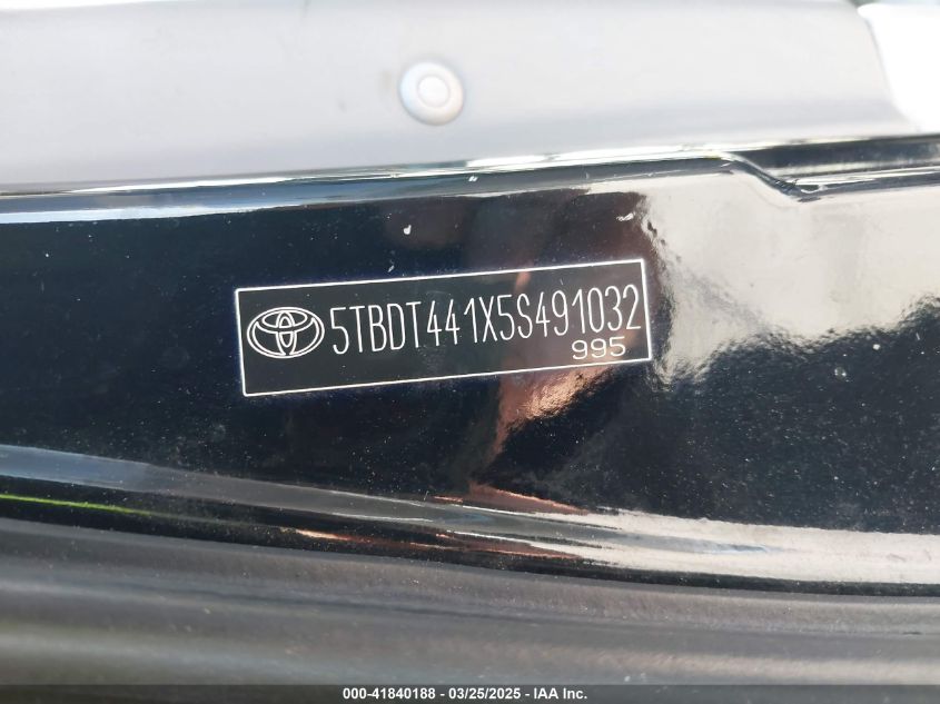 2005 Toyota Tundra Sr5 V8 VIN: 5TBDT441X5S491032 Lot: 41840188