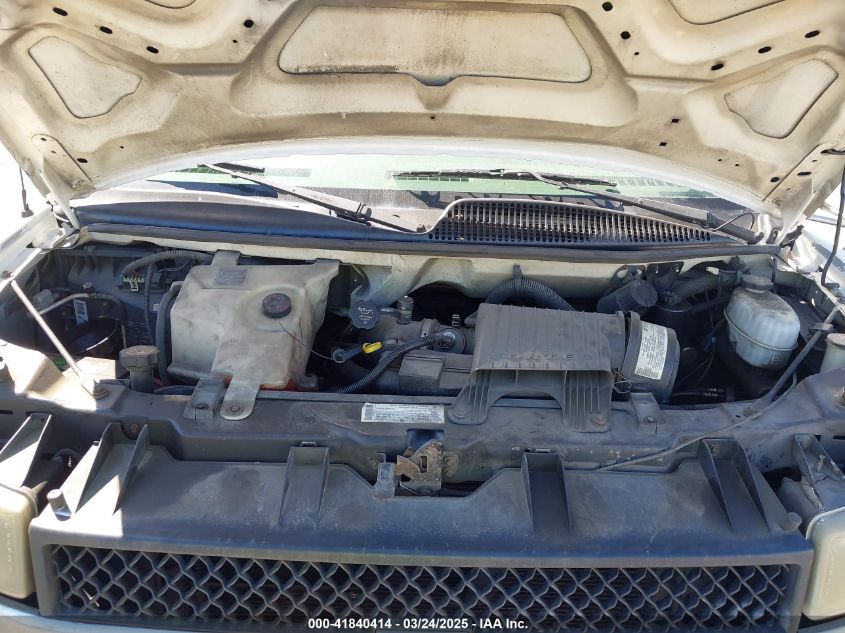 2004 Chevrolet Express Cutaway Base W/C7L/C7N VIN: 1GBJG31U641239317 Lot: 41840414