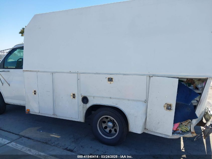 2004 Chevrolet Express Cutaway Base W/C7L/C7N VIN: 1GBJG31U641239317 Lot: 41840414