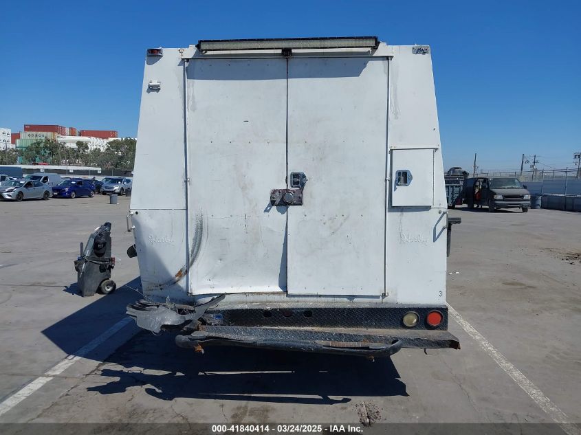 2004 Chevrolet Express Cutaway Base W/C7L/C7N VIN: 1GBJG31U641239317 Lot: 41840414