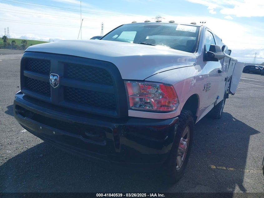 Vin: 3c7wrcal9hg737637, lot: 42331679, ram 3500 chassis tradesman/slt 20172
