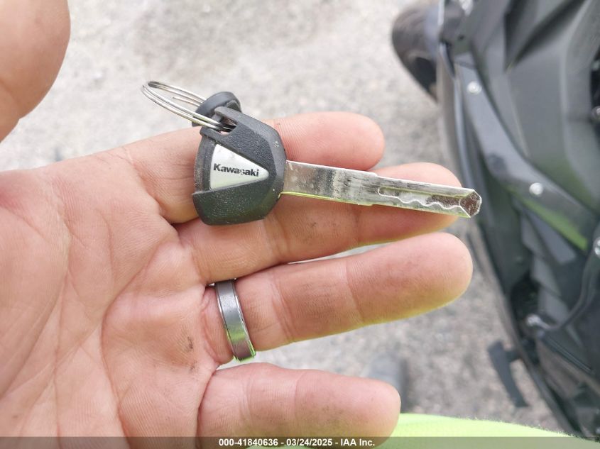 2025 Kawasaki Zx400 P VIN: ML5ZXCP10SDA32801 Lot: 41840636