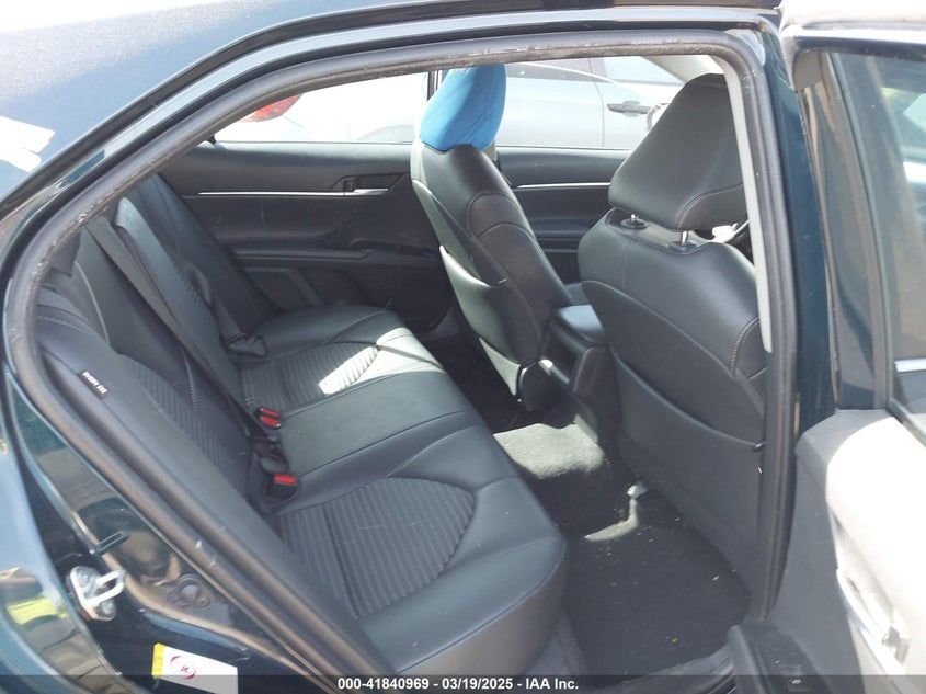2018 TOYOTA CAMRY VIN: 4T1B11HK5JU633648