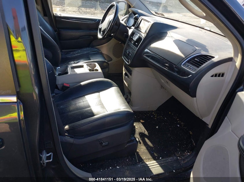 2012 CHRYSLER TOWN & COUNTRY VIN: 2C4RC1CG4CR124800