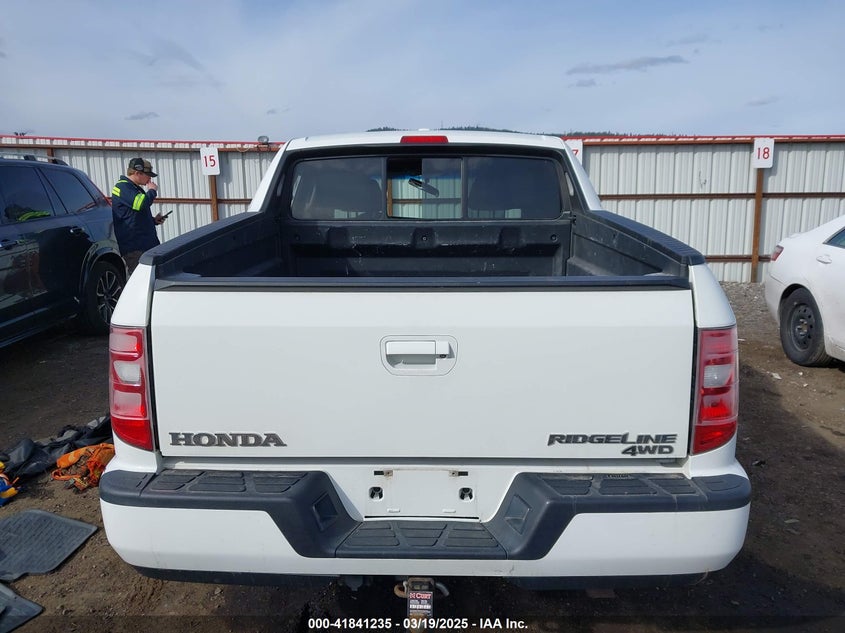 2011 HONDA RIDGELINE VIN: 5FPYK1F52BB454283