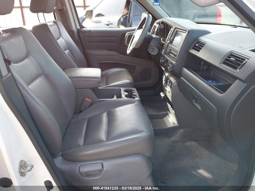 2011 HONDA RIDGELINE VIN: 5FPYK1F52BB454283