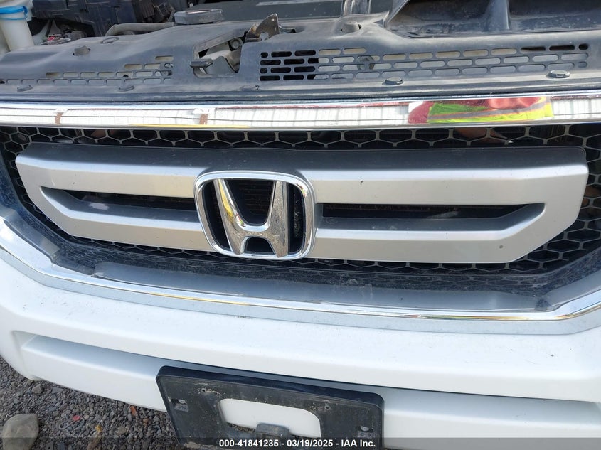 2011 HONDA RIDGELINE VIN: 5FPYK1F52BB454283