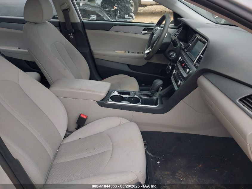 2019 HYUNDAI SONATA SE - 5NPE24AF7KH800052