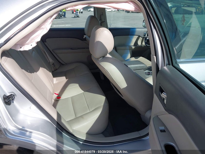 2011 FORD FUSION VIN: 3FAHP0JA0BR284468