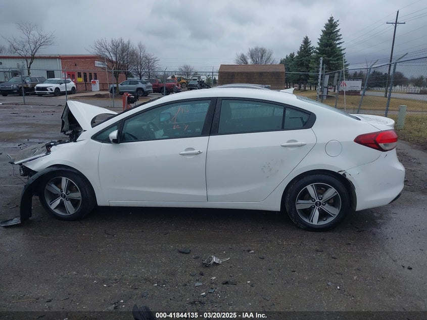 2018 KIA FORTE VIN: 3KPFL4A75JE178306
