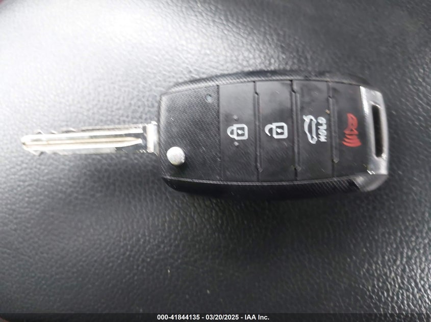 2018 KIA FORTE VIN: 3KPFL4A75JE178306