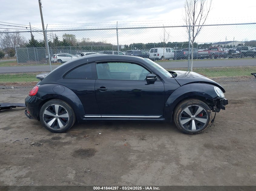 2013 VOLKSWAGEN BEETLE 2.0T TURBO - 3VWV67AT6DM613505
