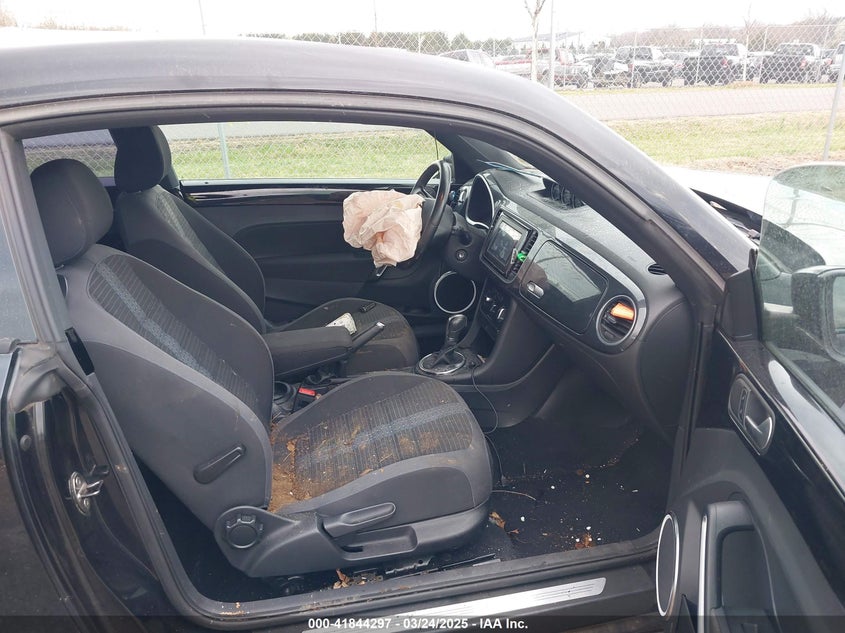 2013 VOLKSWAGEN BEETLE 2.0T TURBO - 3VWV67AT6DM613505