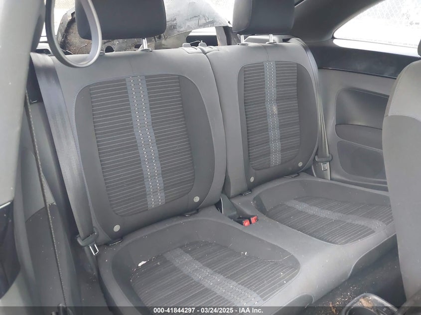 2013 VOLKSWAGEN BEETLE 2.0T TURBO - 3VWV67AT6DM613505