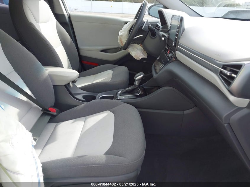 2020 HYUNDAI IONIQ VIN: KMHC85LC0LU196104