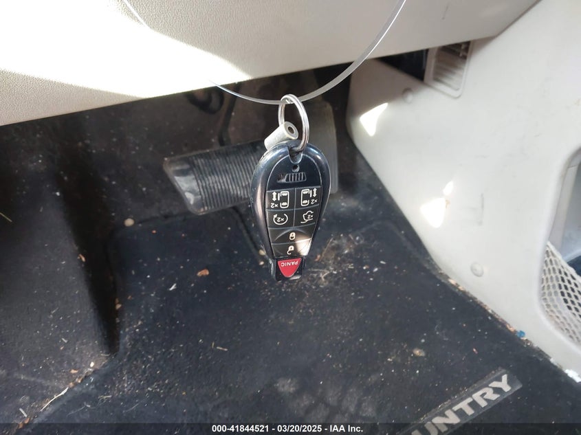 2014 CHRYSLER TOWN & COUNTRY VIN: 2C4RC1CG5ER387011