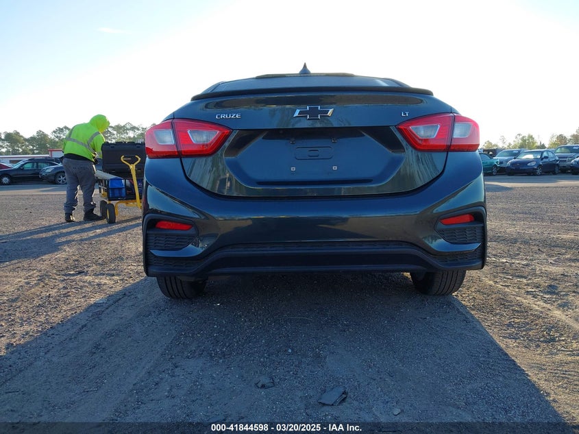 2018 CHEVROLET CRUZE LT AUTO - 1G1BE5SM2J7181806