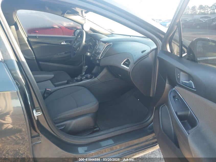 2018 CHEVROLET CRUZE LT AUTO - 1G1BE5SM2J7181806