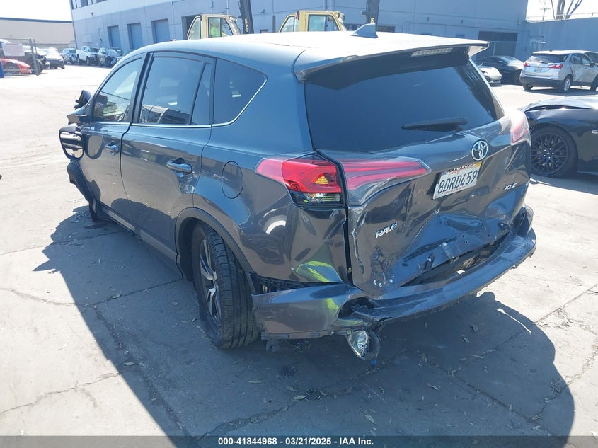 2018 TOYOTA RAV4 ADVENTURE/XLE - JTMWFREV7JD122074