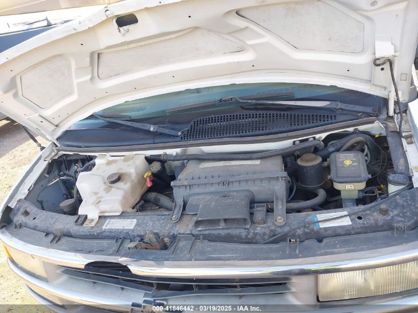 2000 Chevrolet Express Rv Cutaway VIN: 1GBJG31J8Y1208999 Lot: 41846442