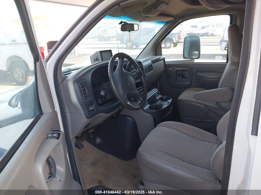 2000 Chevrolet Express Rv Cutaway VIN: 1GBJG31J8Y1208999 Lot: 41846442