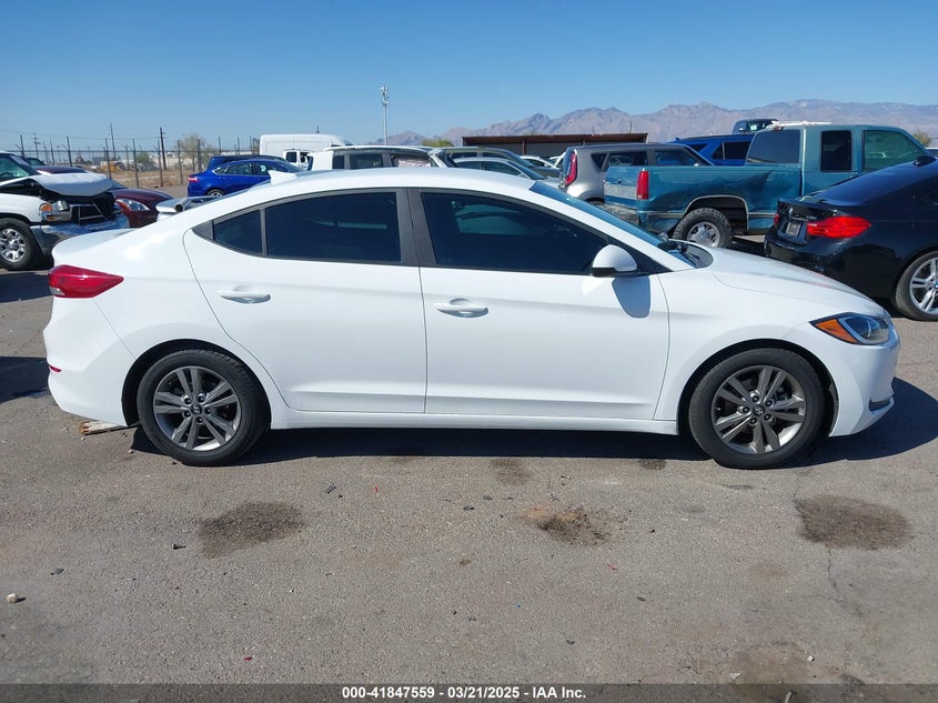 2018 HYUNDAI ELANTRA SEL - 5NPD84LF6JH281579