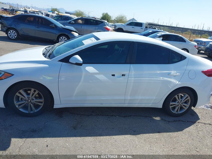 2018 HYUNDAI ELANTRA SEL - 5NPD84LF6JH281579
