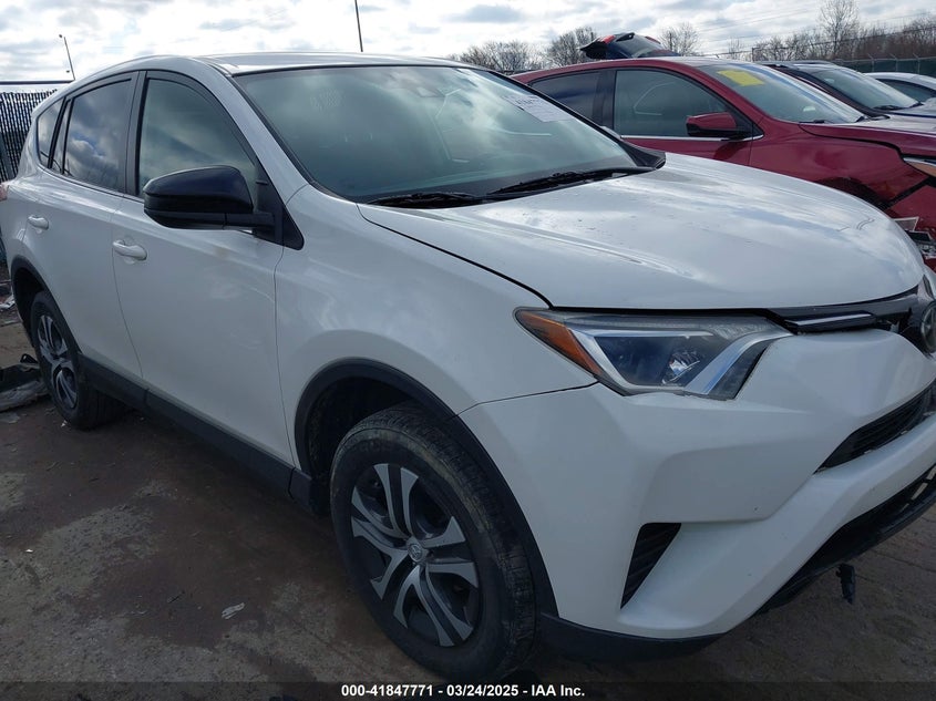 2018 TOYOTA RAV4 LE - JTMZFREV6JJ740176