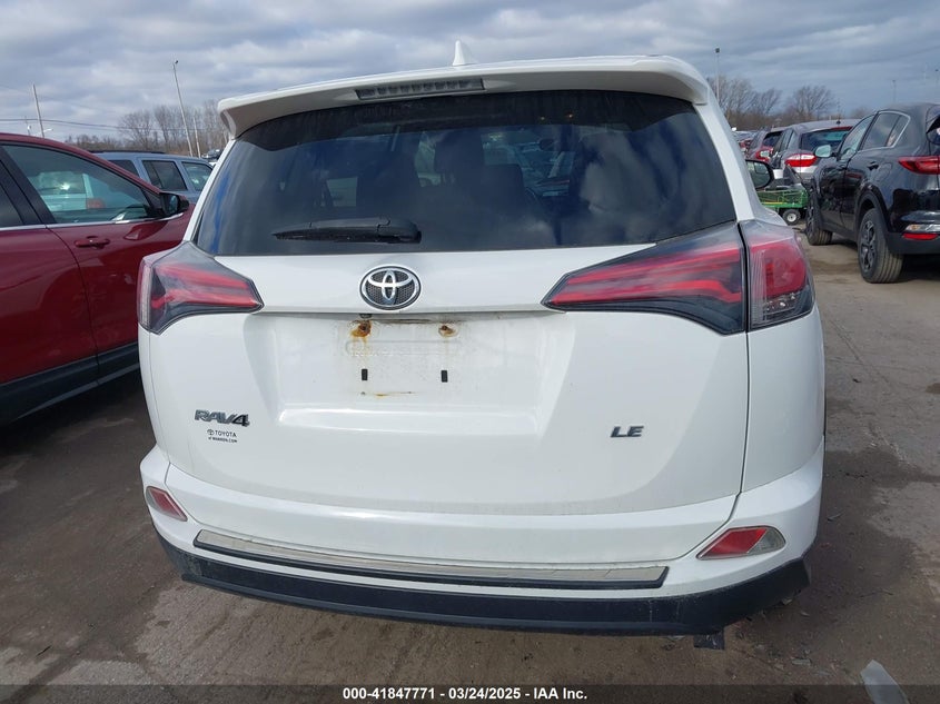 2018 TOYOTA RAV4 LE - JTMZFREV6JJ740176
