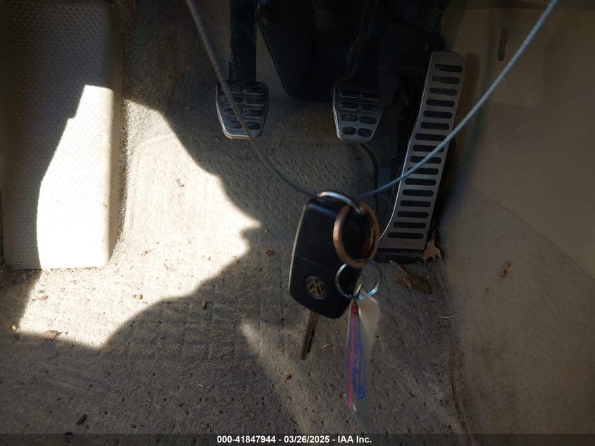 2014 VOLKSWAGEN BEETLE 2.0T R-LINE - 3VW8T7AT6EM803229