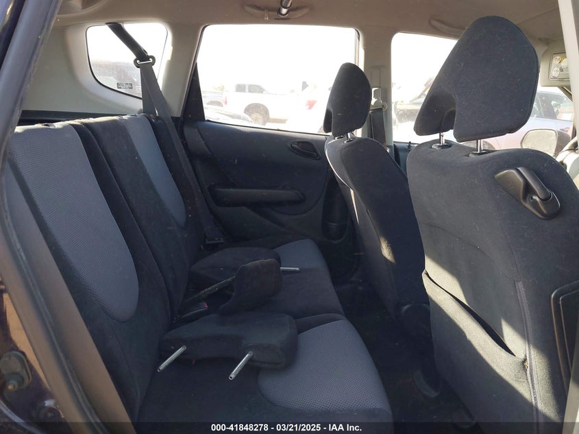 2008 HONDA FIT VIN: JHMGD38638S050726