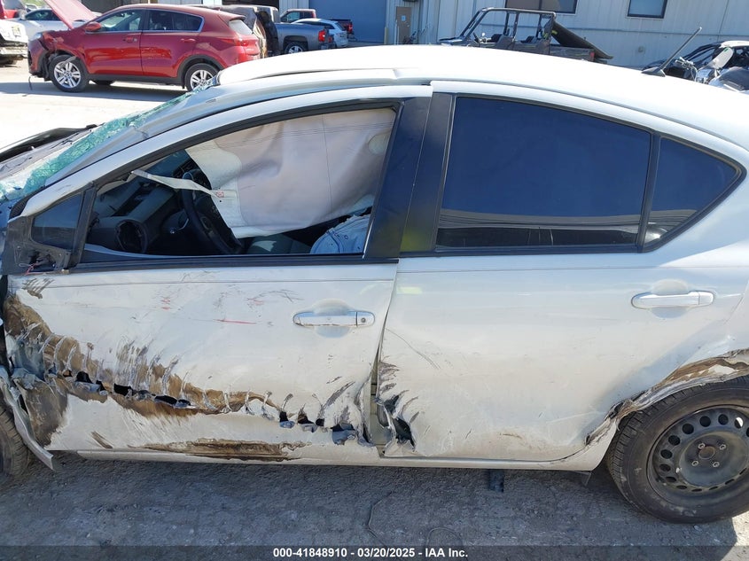 2014 TOYOTA PRIUS C VIN: JTDKDTB32E1069313