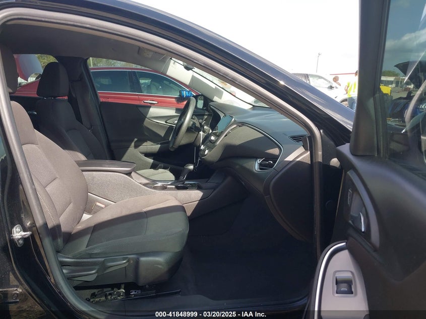 2019 CHEVROLET MALIBU VIN: 1G1ZD5ST0KF139084