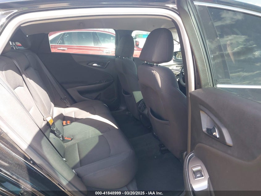 2019 CHEVROLET MALIBU VIN: 1G1ZD5ST0KF139084