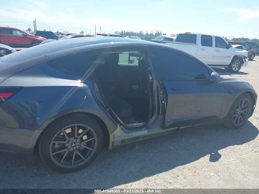2022 TESLA MODEL 3 VIN: 5YJ3E1EB6NF105861