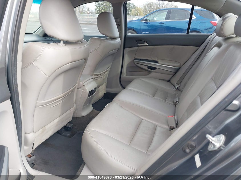 2010 HONDA ACCORD VIN: 1HGCP3F88AA028844