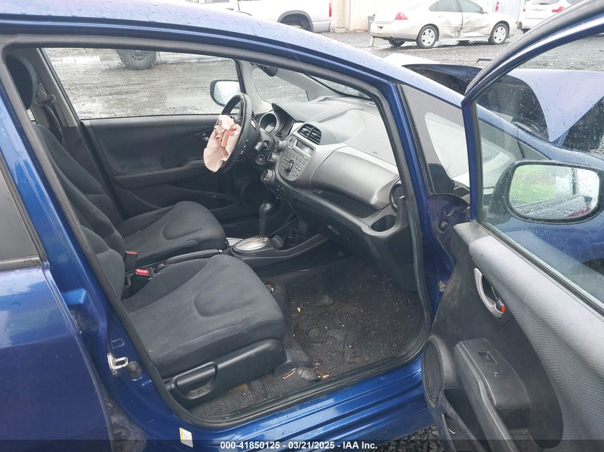 2009 HONDA FIT VIN: JHMGE88429S023883