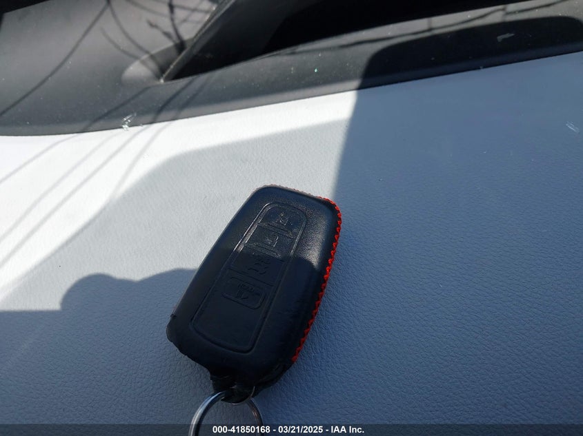 2018 TOYOTA PRIUS VIN: JTDKBRFU8J3070976