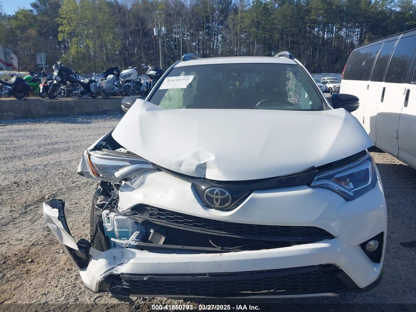 2017 TOYOTA RAV4 SE - JTMNFREV7HJ140792