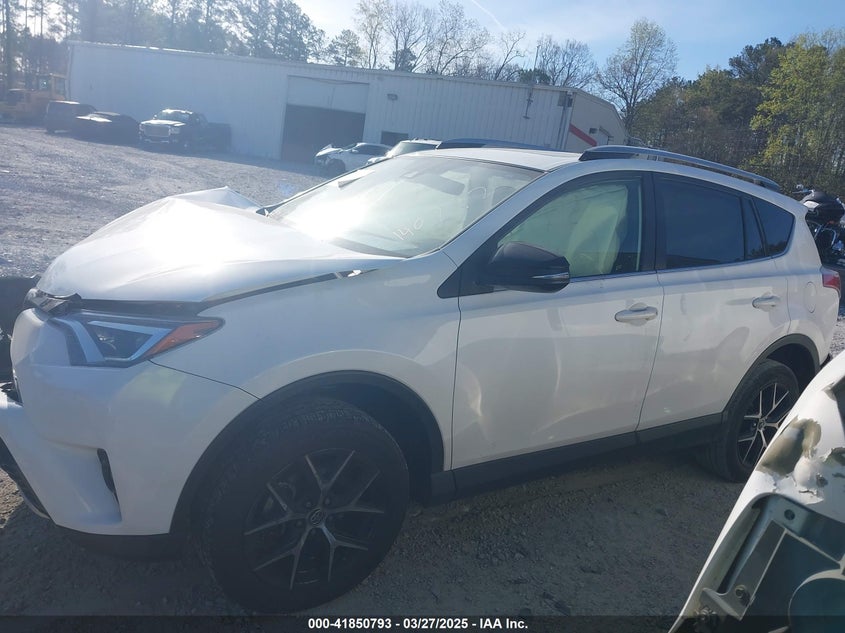 2017 TOYOTA RAV4 SE - JTMNFREV7HJ140792