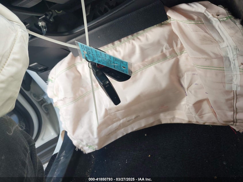 2017 TOYOTA RAV4 SE - JTMNFREV7HJ140792